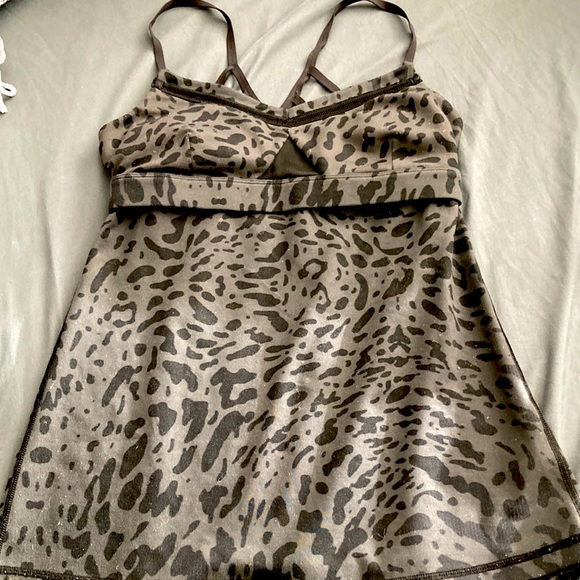 Lululemon just breathe tank 6 - Picture 1 of 10